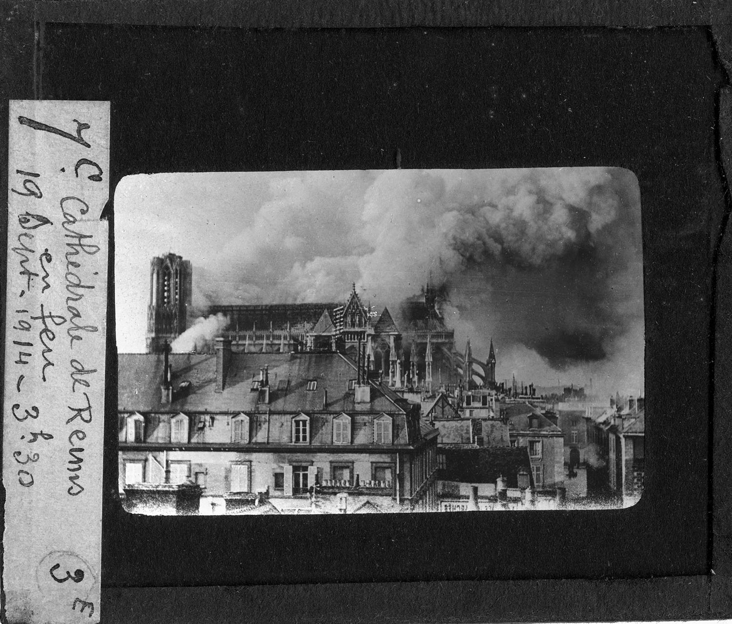 Incendie de la cathédrale de Reims. - BM Reims, PDV Sainsaulieu 42