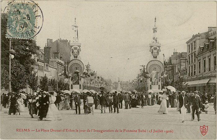 Jour de l'inauguration de la fontaine Subé, 15 juillet 1906 - BM Reims, Demaison Histoire X 5