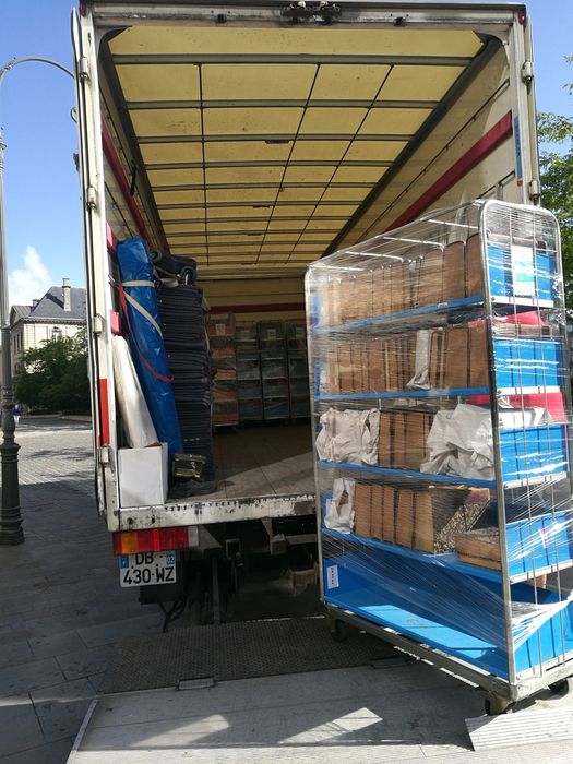 Mise en camion des armoires roulantes