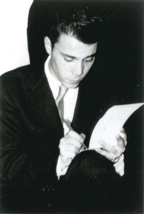 Marc Alyn, lors de la remise du Prix Max Jacob (18 mars 1957) - BM Reims, Fonds Marc Alyn, Boite II-IV